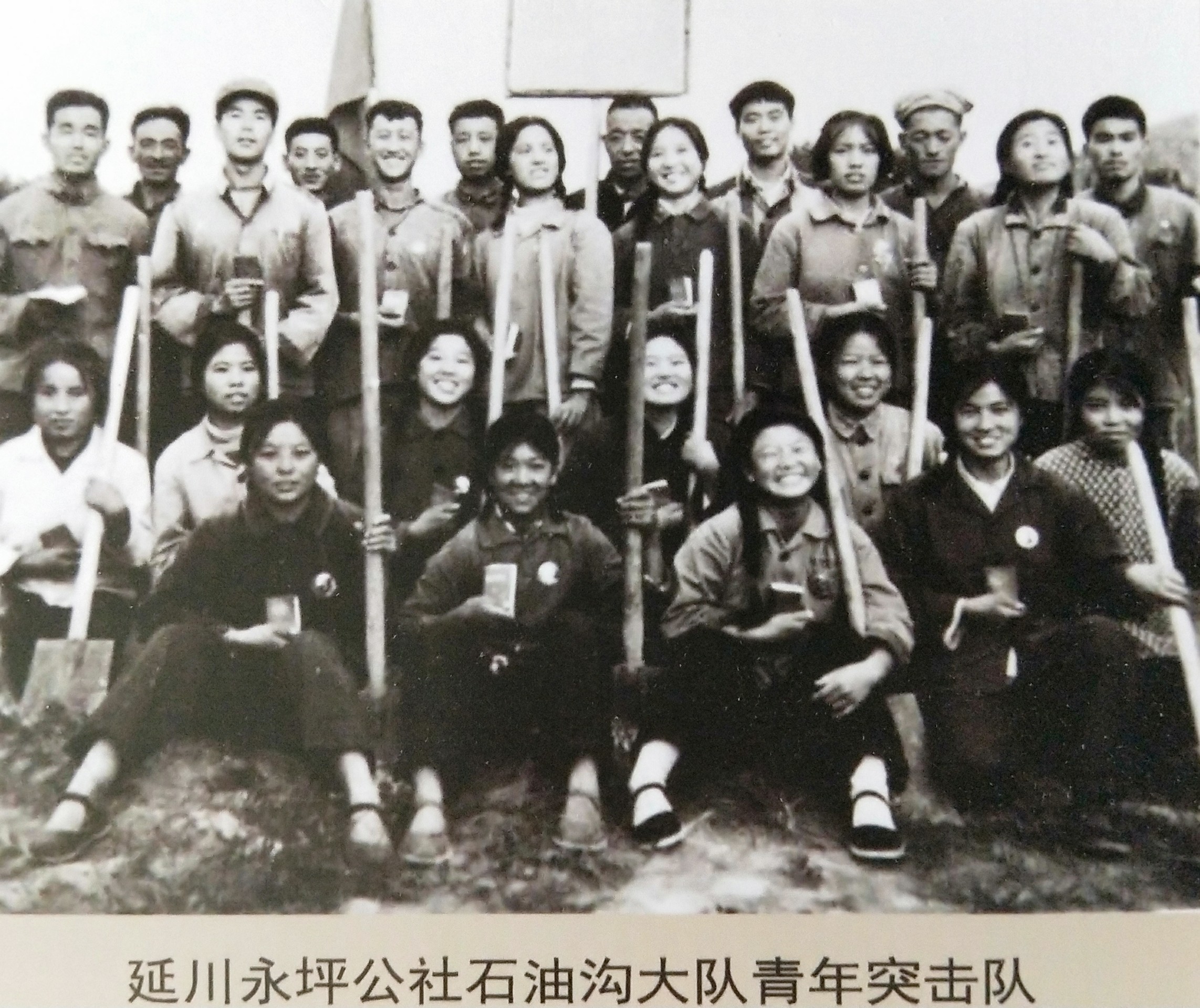 带着孩子回延安最近,我又要回延安回甘泉了,带着孩子,也想让他(知青二